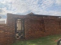 Front View of property in Vosloorus