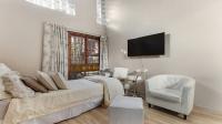 Bed Room 1 - 33 square meters of property in Hurlingham