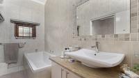 Bathroom 1 - 14 square meters of property in Hurlingham