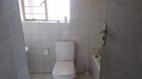 Bathroom 1 - 5 square meters of property in Dersley