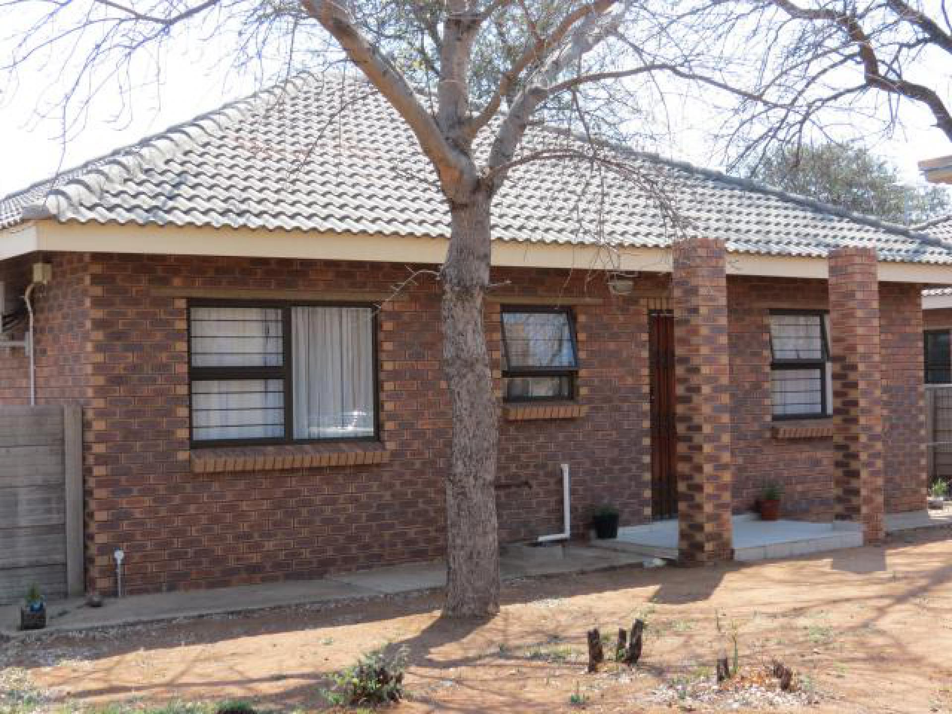 Front View of property in Lephalale (Ellisras)