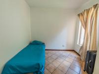 Bed Room 2 of property in Die Hoewes