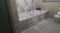 Bathroom 1 - 7 square meters of property in Vredenburg
