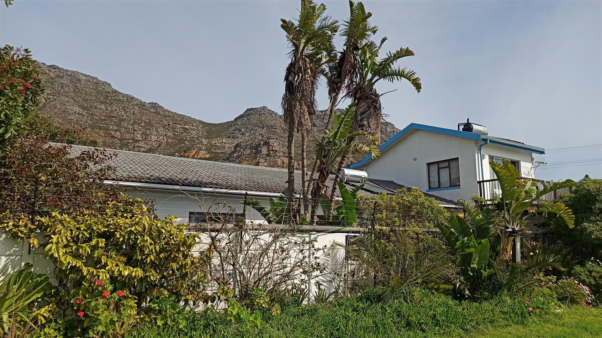 Front View of property in Lakeside (Capetown)