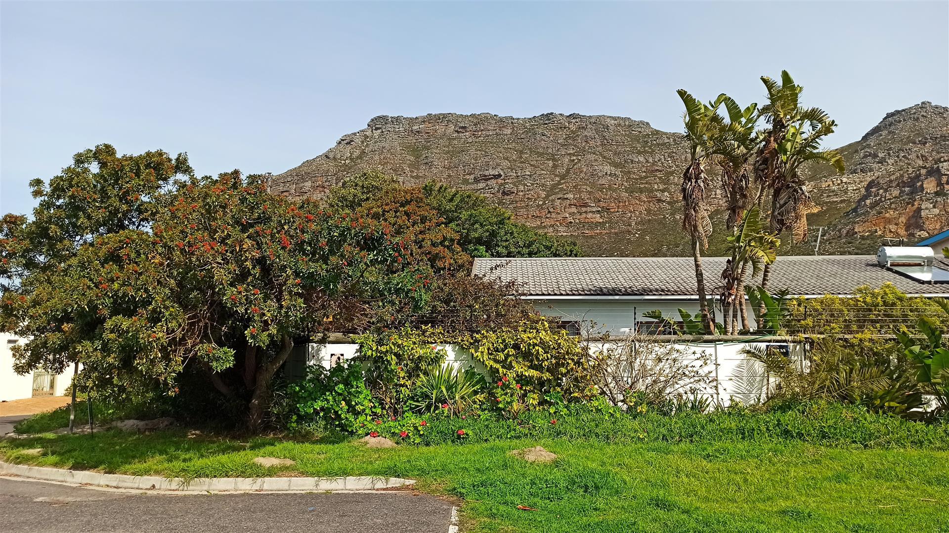 Front View of property in Lakeside (Capetown)