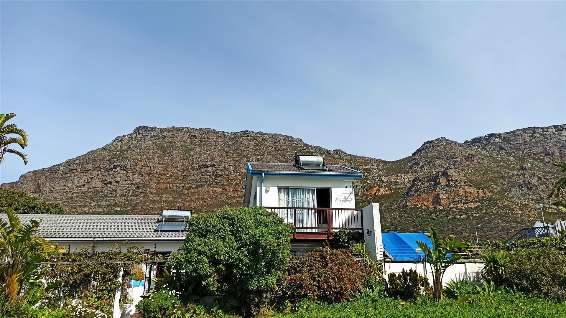Front View of property in Lakeside (Capetown)