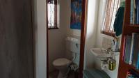 Guest Toilet - 5 square meters of property in Lakeside (Capetown)