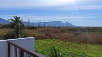 Balcony - 6 square meters of property in Lakeside (Capetown)