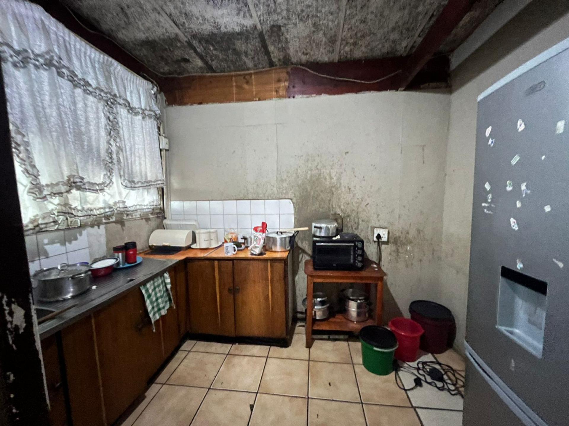 Kitchen of property in Chloorkop