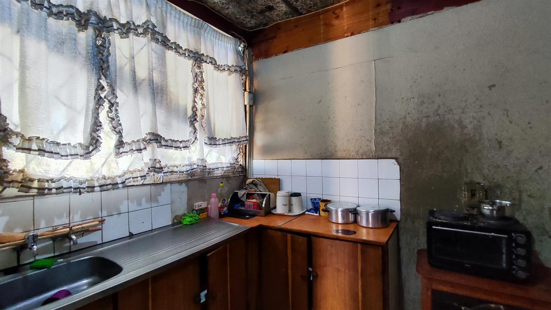 Kitchen - 7 square meters of property in Chloorkop