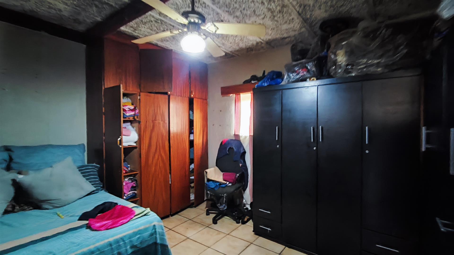 Bed Room 1 - 14 square meters of property in Chloorkop