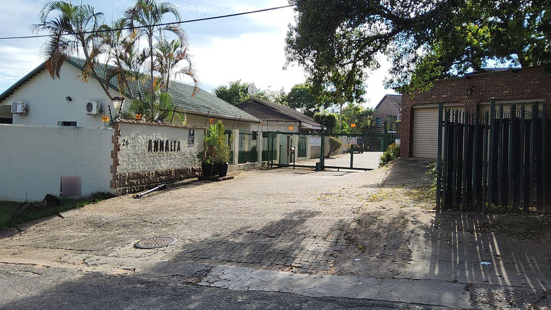 Front View of property in White River
