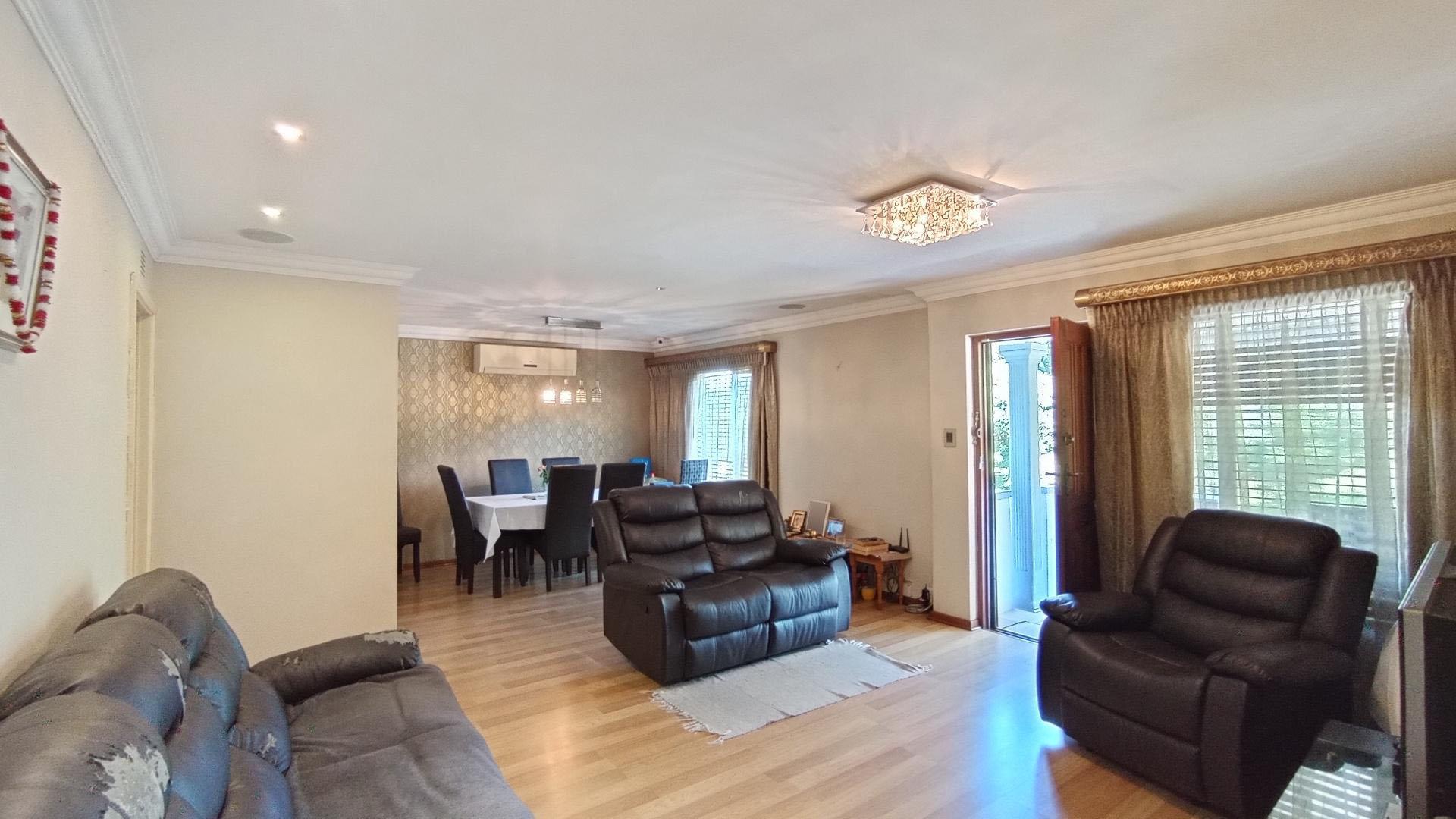 Lounges - 23 square meters of property in Umgeni Park