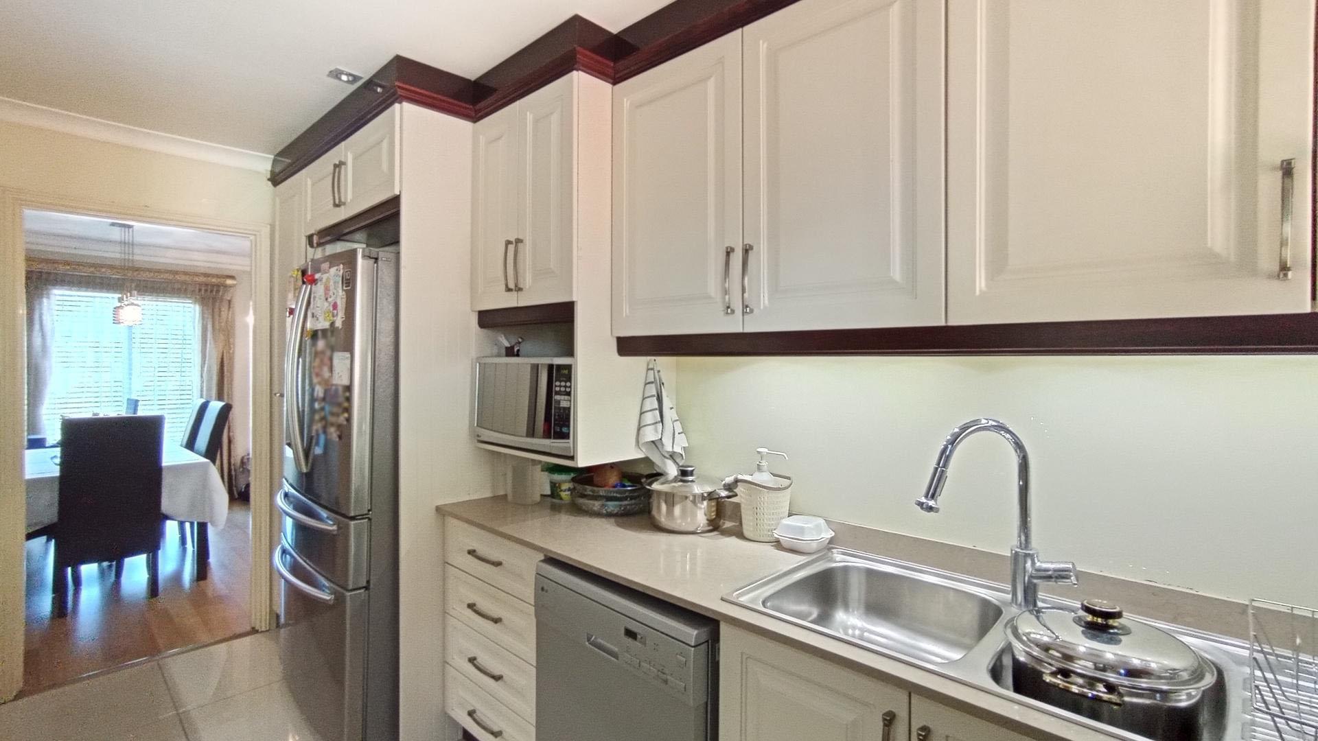 Kitchen - 11 square meters of property in Umgeni Park