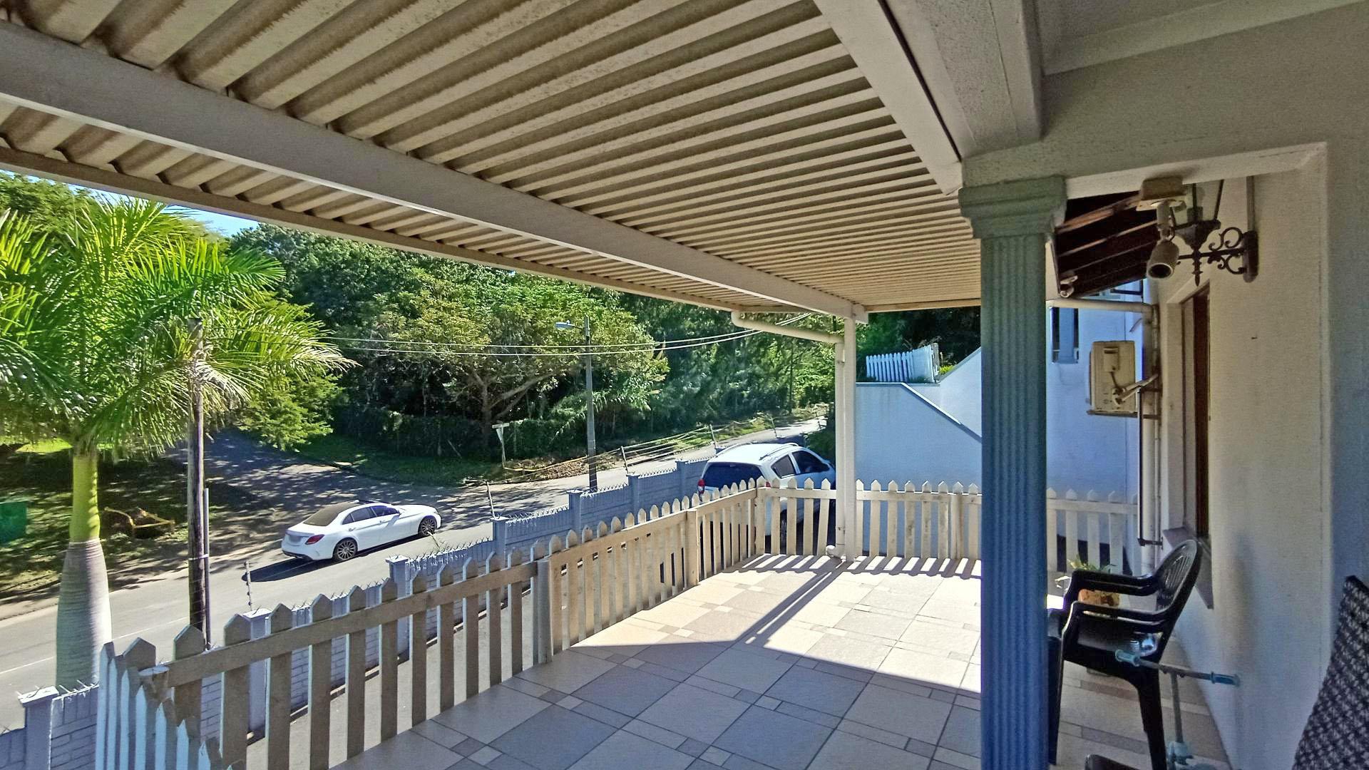 Patio - 17 square meters of property in Umgeni Park