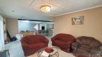 Lounges - 34 square meters of property in Mount Vernon 