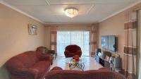 Lounges - 34 square meters of property in Mount Vernon 