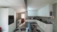 Kitchen - 33 square meters of property in Mount Vernon 