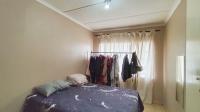 Bed Room 1 - 13 square meters of property in Mount Vernon 