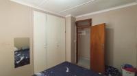 Bed Room 1 - 13 square meters of property in Mount Vernon 
