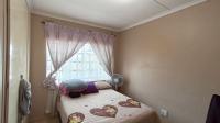 Bed Room 2 - 12 square meters of property in Mount Vernon 