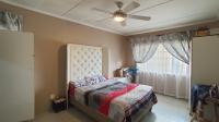 Main Bedroom - 20 square meters of property in Mount Vernon 
