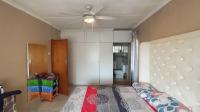 Main Bedroom - 20 square meters of property in Mount Vernon 