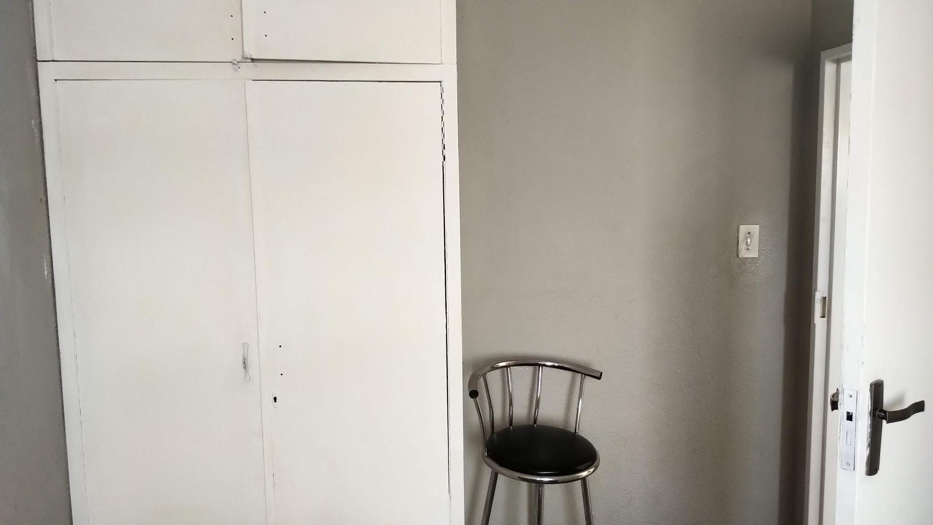 Bed Room 1 - 10 square meters of property in Primrose