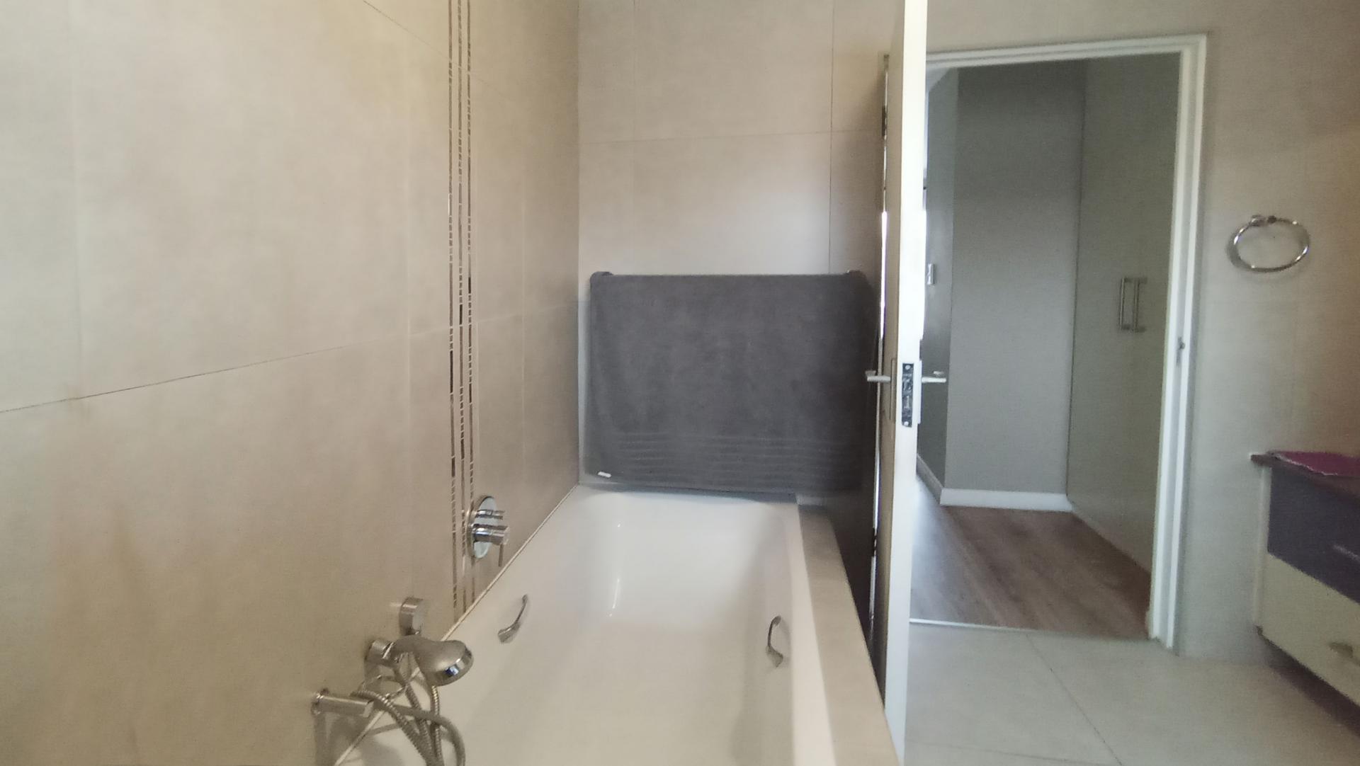 Main Bathroom - 7 square meters of property in Kyalami Hills