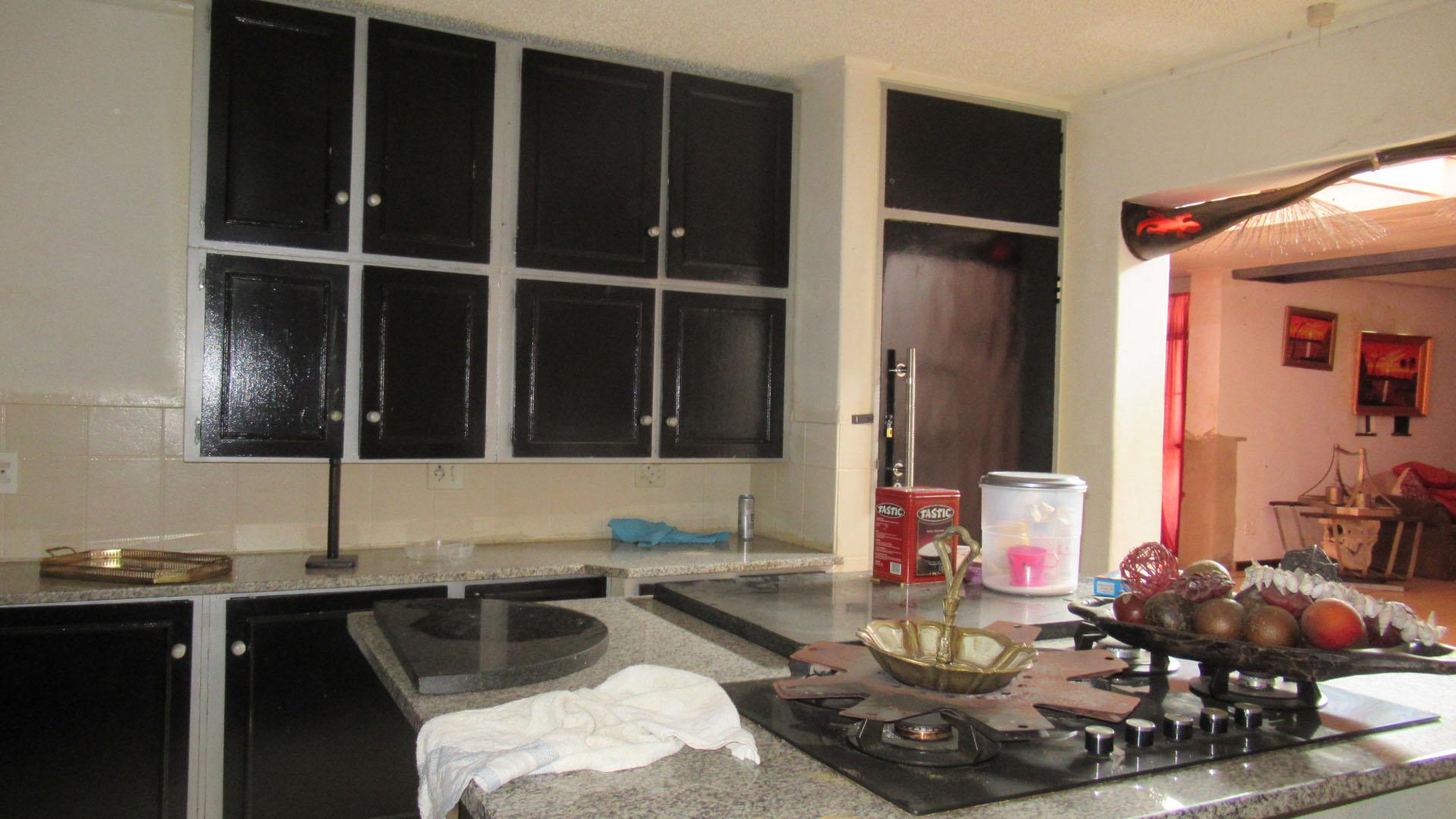 Kitchen - 42 square meters of property in Emalahleni (Witbank) 
