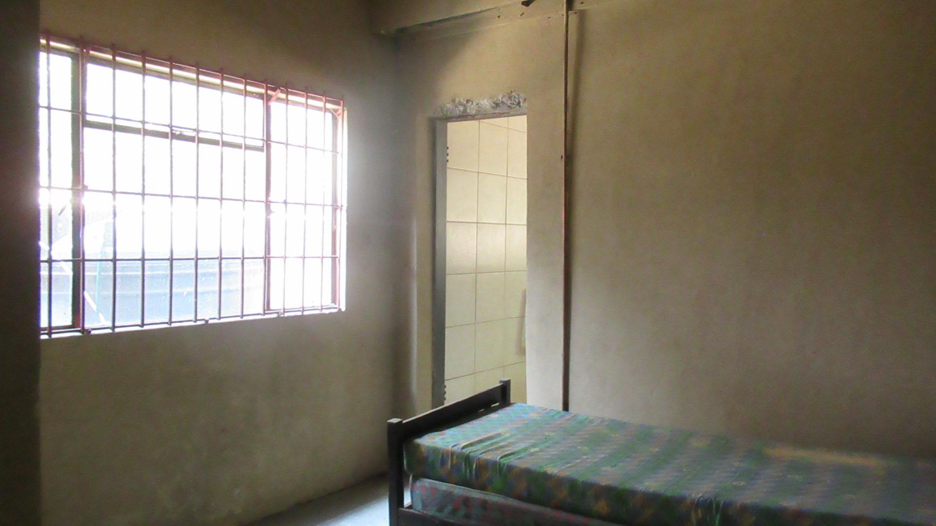Bed Room 2 - 13 square meters of property in Emalahleni (Witbank) 