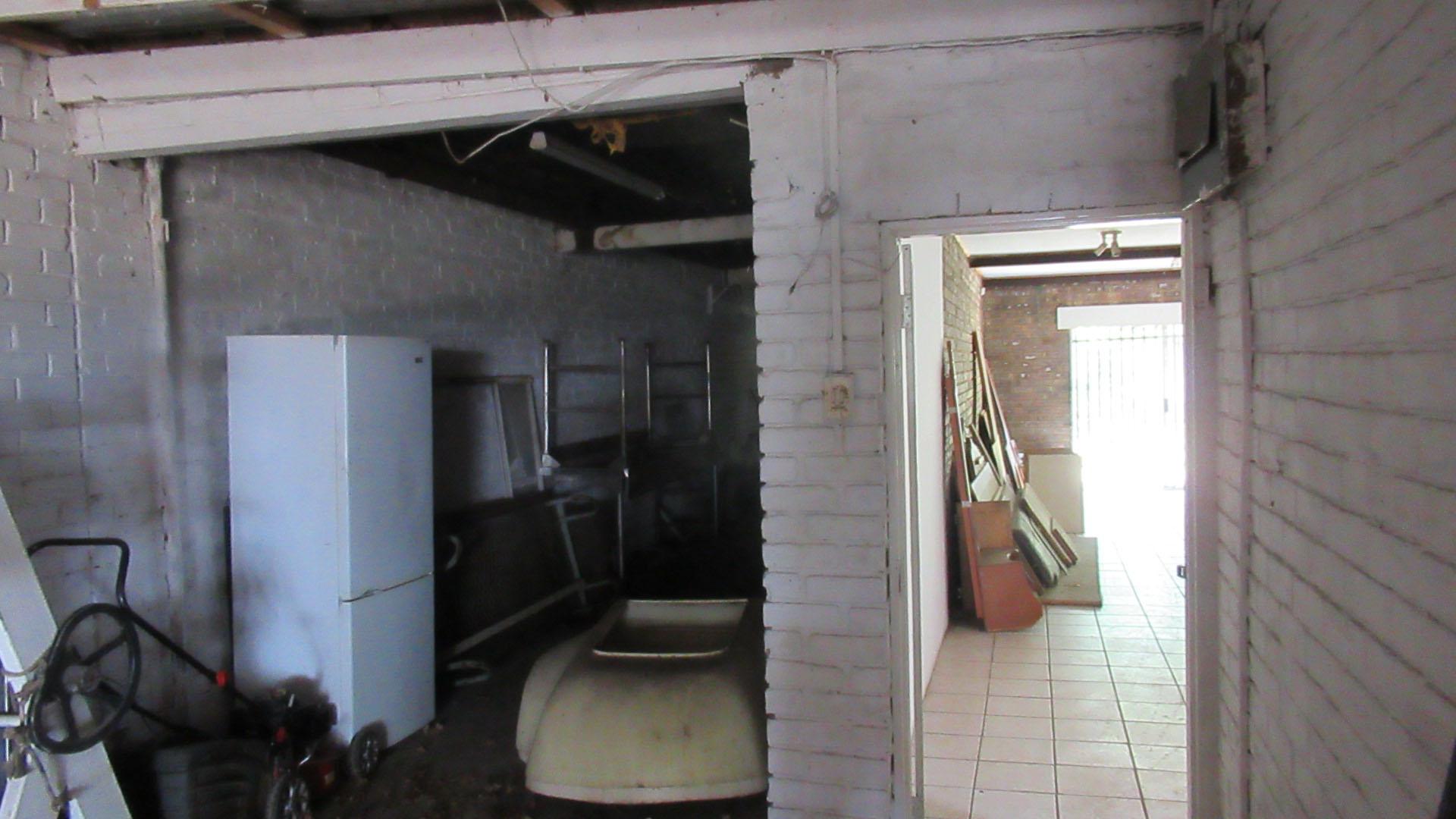 Spaces - 41 square meters of property in Emalahleni (Witbank) 