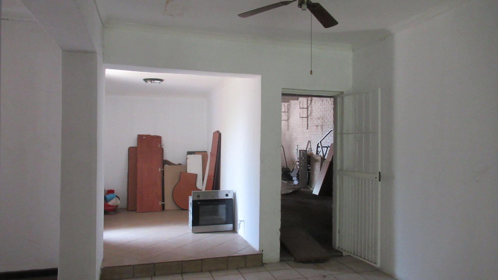 Dining Room - 55 square meters of property in Emalahleni (Witbank) 