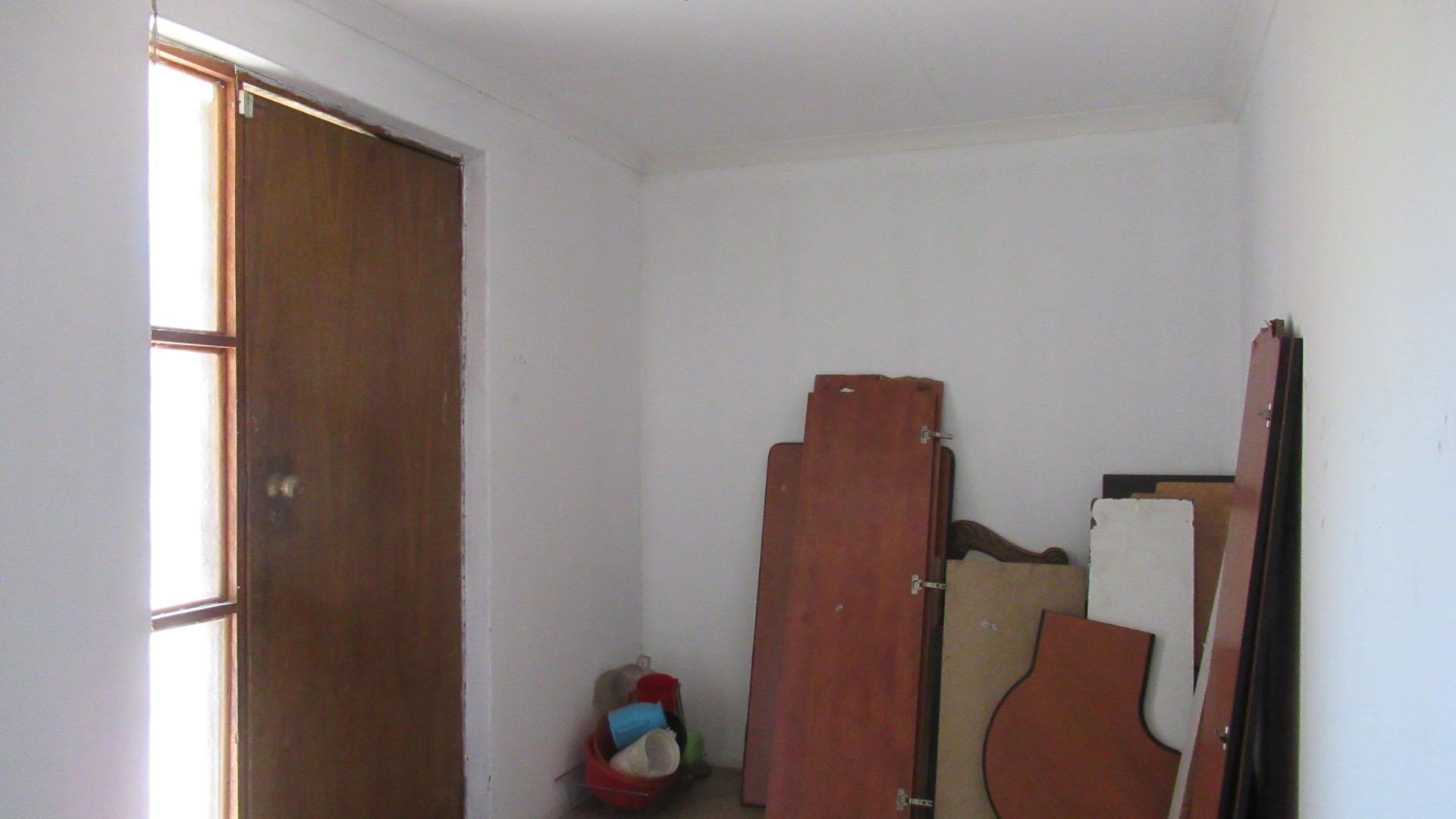 Spaces - 41 square meters of property in Emalahleni (Witbank) 