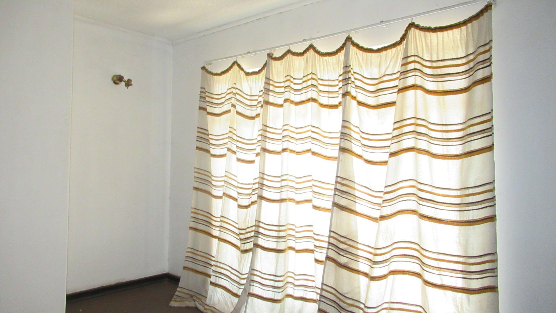Bed Room 1 - 53 square meters of property in Emalahleni (Witbank) 
