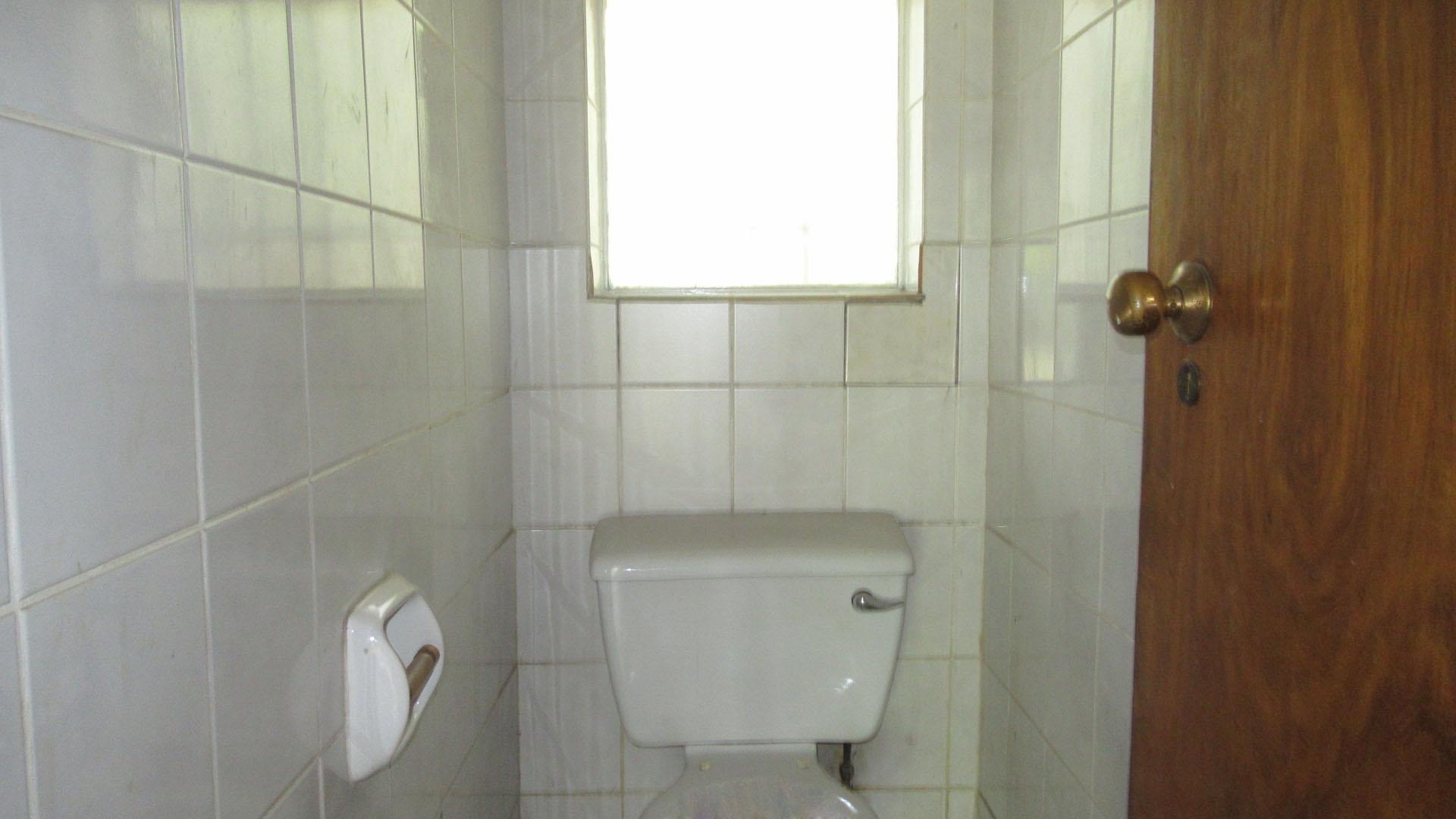 Bathroom 1 - 8 square meters of property in Emalahleni (Witbank) 