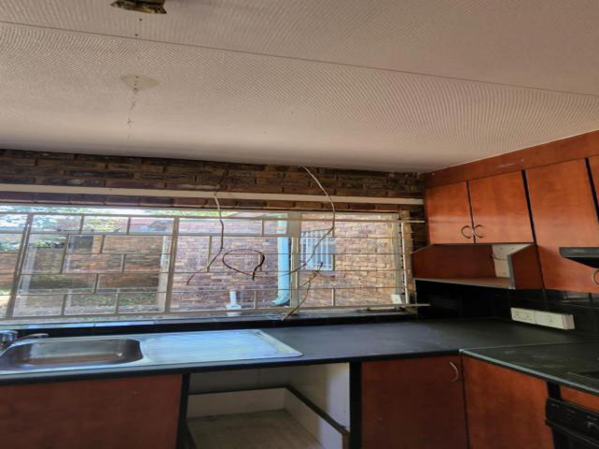 Kitchen - 42 square meters of property in Emalahleni (Witbank) 