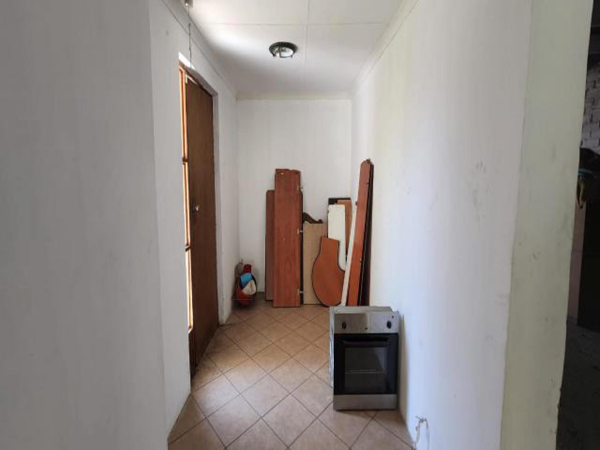 Spaces - 41 square meters of property in Emalahleni (Witbank) 
