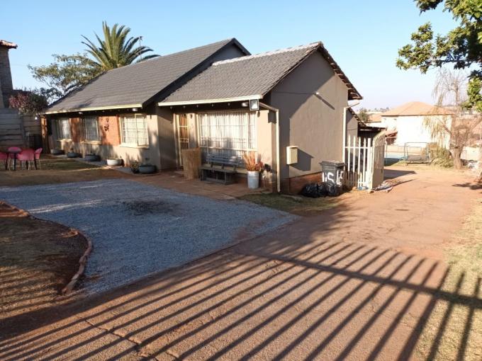 3 Bedroom House for Sale For Sale in Witpoortjie - MR526317