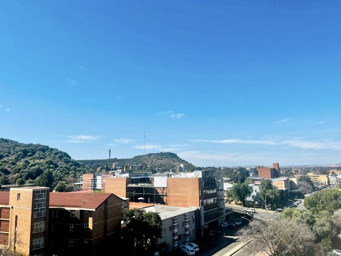 3 Bedroom Apartment for Sale For Sale in Westdene (Bloemfontein) - MR526358