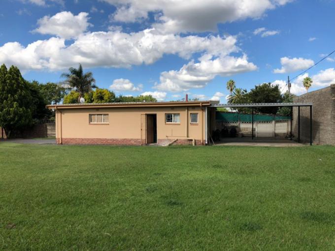 4 Bedroom House to Rent in Newcastle Property to rent MR