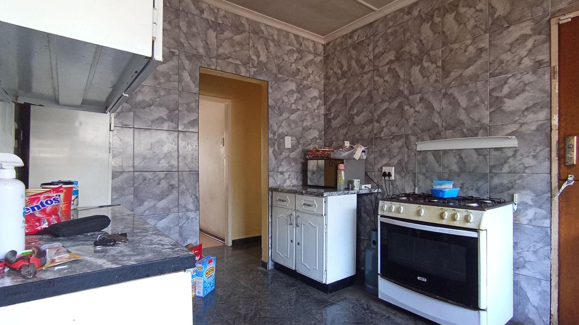 Kitchen - 12 square meters of property in Croydon