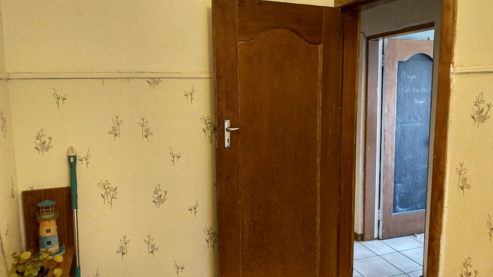 Bathroom 1 - 6 square meters of property in Florentia