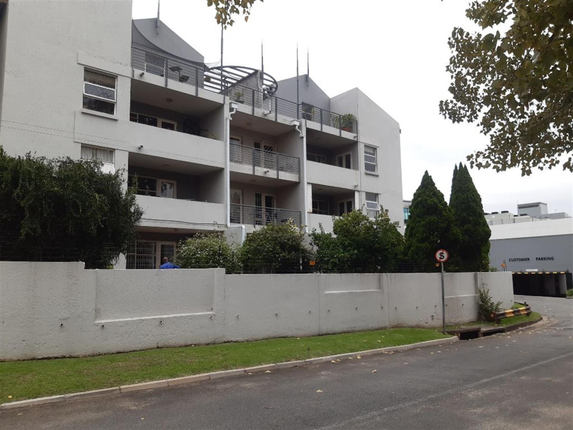 Front View of property in Craighall Park