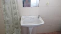 Bathroom 1 - 4 square meters of property in Park Rynie