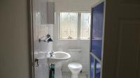 Bathroom 3+ - 8 square meters of property in Park Rynie