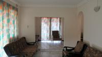 Lounges - 28 square meters of property in Park Rynie