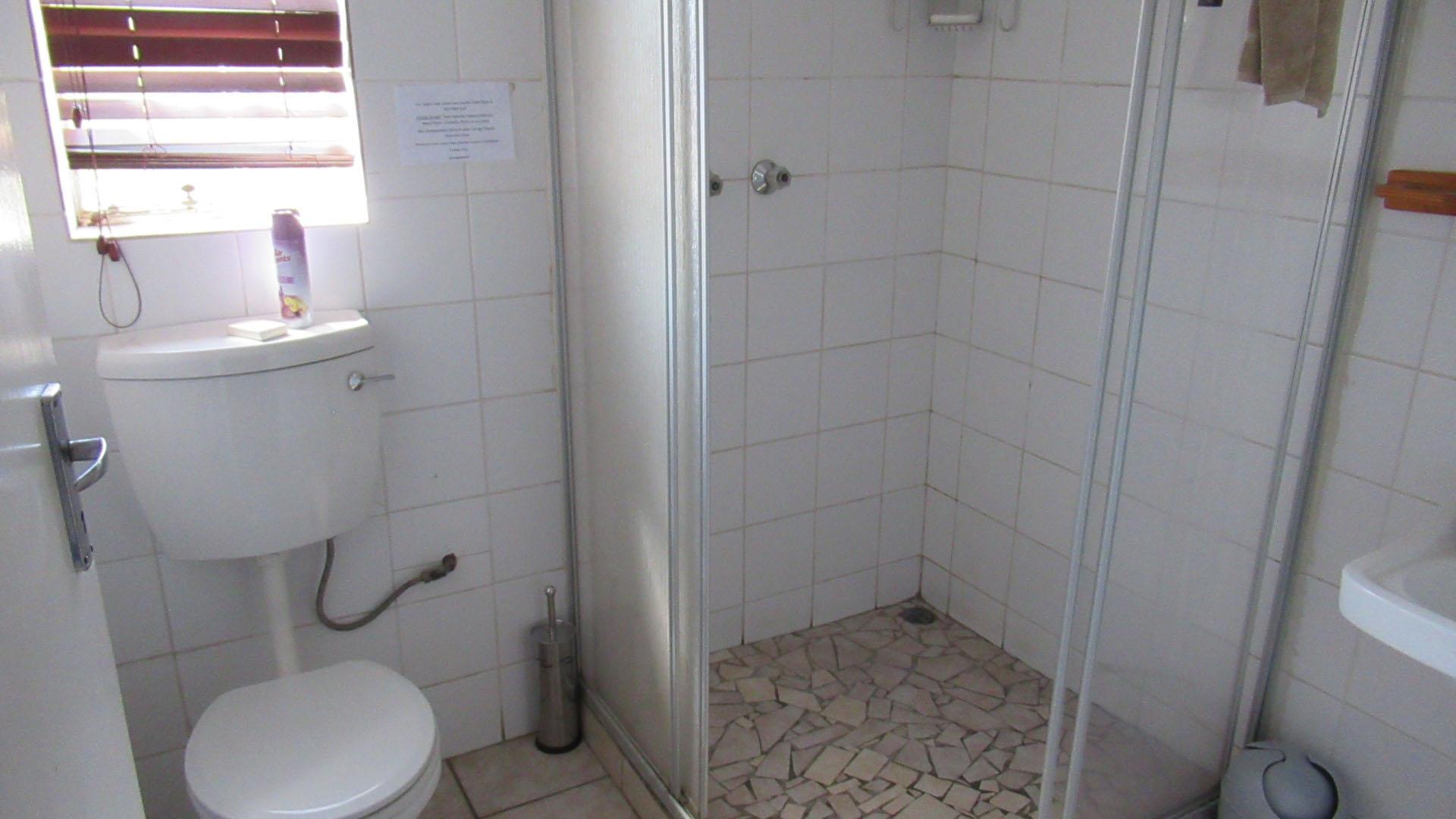 Bathroom 3+ of property in Benoni