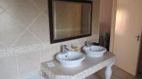Bathroom 3+ of property in Benoni