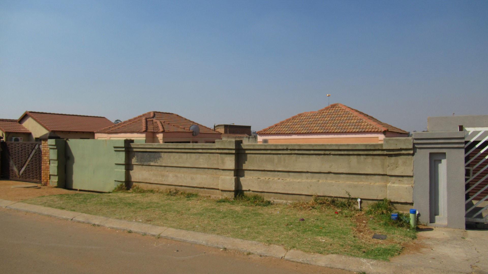 Nedbank Repossessed 2 Bedroom House for Sale in Delmore Park